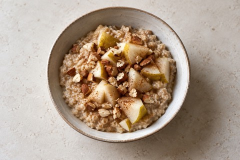 Pear and almond oats