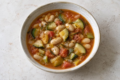 White bean and courgette soup